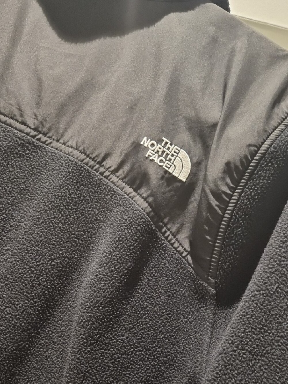 The North Face Black Fleece Jacket - Picture 5 of 5